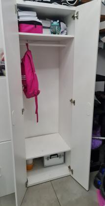 2 ארונות של איקאה, במצב