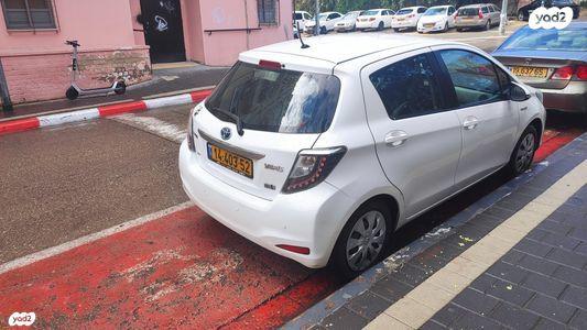 טויוטה יאריס הייבריד (2013)