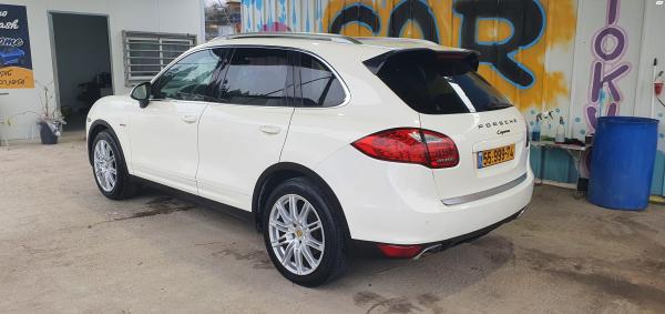 פורשה קאיין (2011)