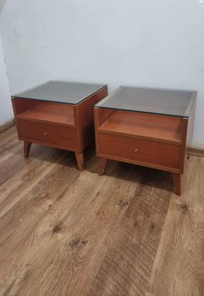 זוג שידות צד וינטג איכותיות