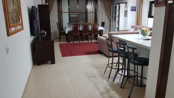 ארלוזורוב 8 (קרית עבודה)