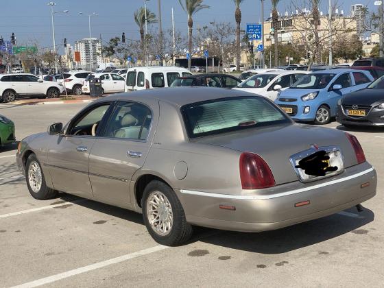 לינקולן טאון קאר (2000)