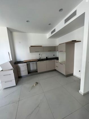 ניסים אלוני 12 (פארק צמרת)