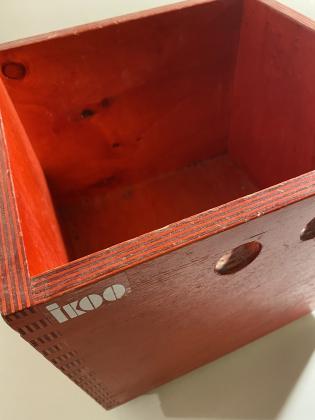 ארגז צעצועים מעץ מלא בצבע