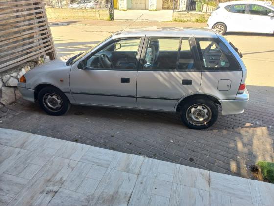 סוזוקי סוויפט (2002)