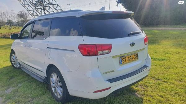 קיה קרניבל (2016)