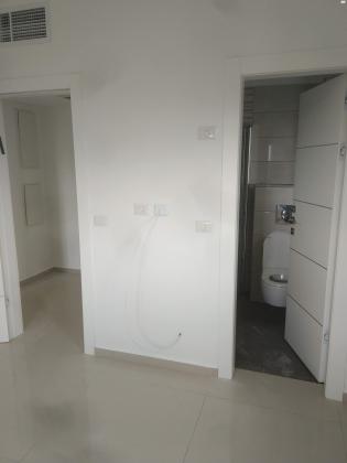 ראול ולנברג 8 (רחובות החדשה)