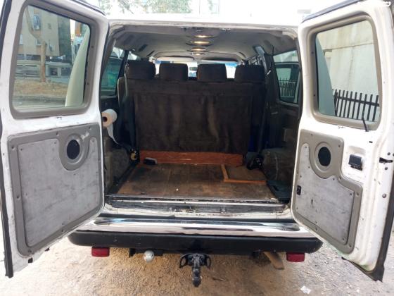 פורד אקונוליין קצר (2003)