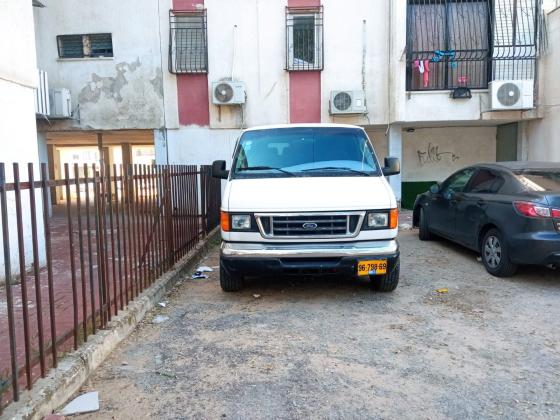 פורד אקונוליין קצר (2003)