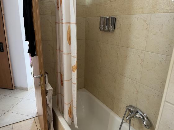 התקווה 12 (מרכז אזרחי)