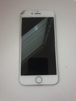 למכירה אייפון 8 בצבע לבן