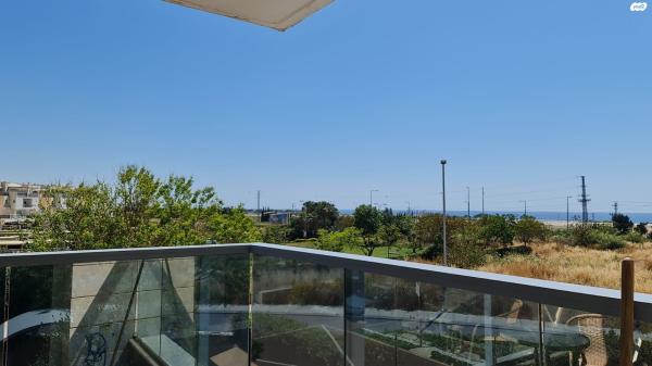 אלמוג 12 (גלי כרמל, ז'בוטינסקי)