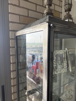ויטרינה זכוכית וברזל