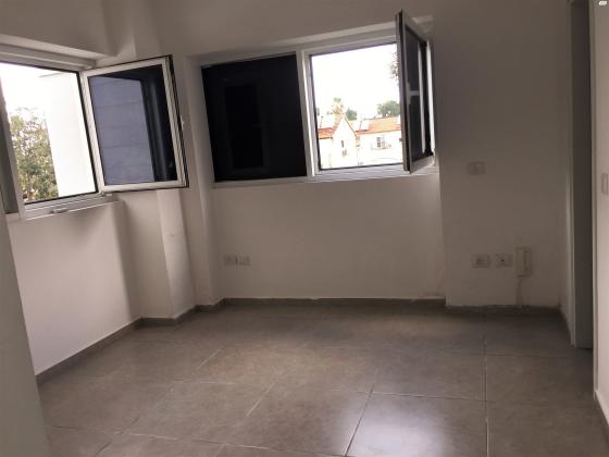 אחד העם 16 (רמת שקמה)