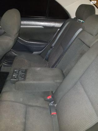 טויוטה אוונסיס (2008)