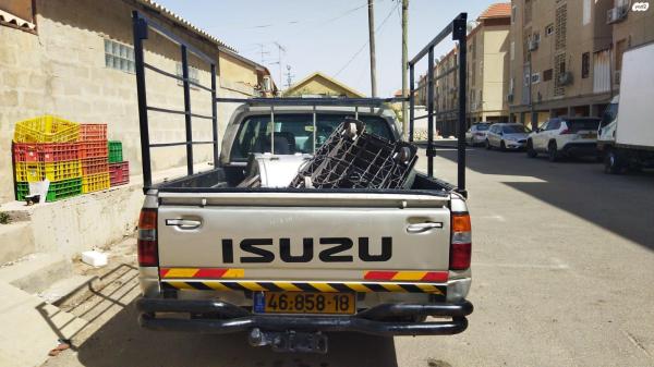 איסוזו איפון 2X4 (1998)