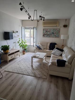 זלמן שניאור 8 (שכונה ב)