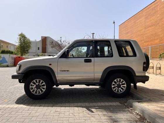 איסוזו טרופר קצר (1999)