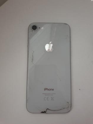 למכירה אייפון 8 בצבע לבן