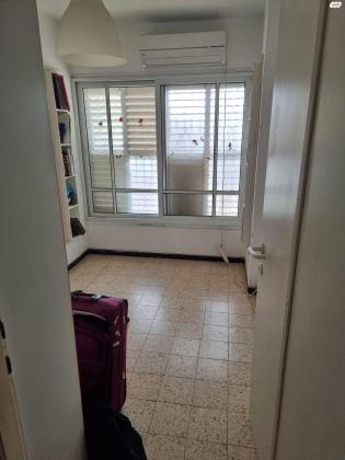 זלמן שניאור 8 (שכונה ב)