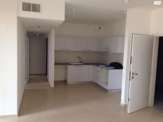 חיים הרצוג 17 (פסגות אפק)