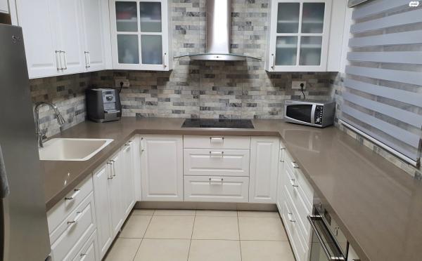 זלמן שז"ר 4 (מוצקין הצעירה ונווה גנים)