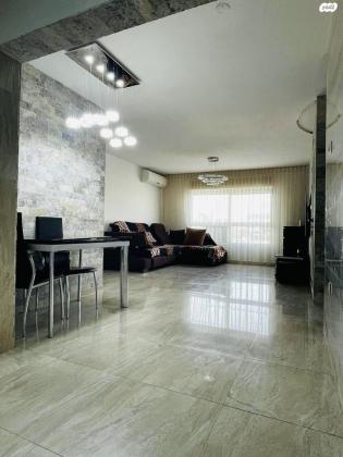 רמב"ם 32 (כוכב הצפון)