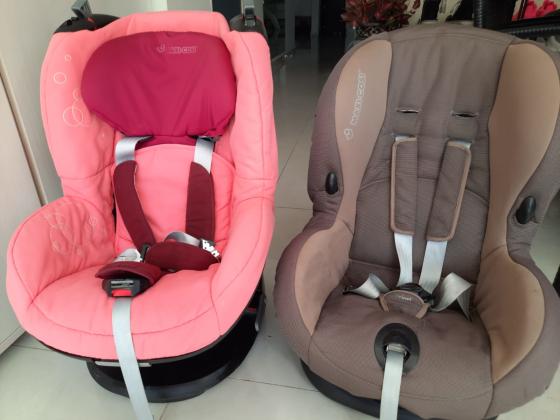 2 כסאות בטיחות מקסי קוזי