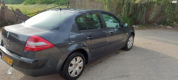 רנו מגאן דור 2 (2004-2010) (2008)