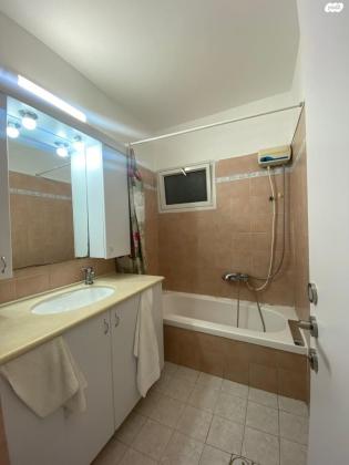 הדר 15 (תל גיבורים)