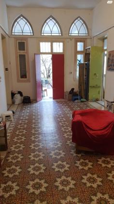 שדרות ירושלים 99 (מרכז יפו מזרחית לשדרות ירושלים)