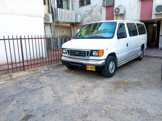 פורד אקונוליין קצר (2003)