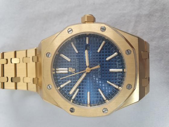 שעון ap רצועה בצבע זהב