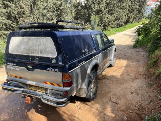 מיצובישי מאגנום 4X4 (2003)