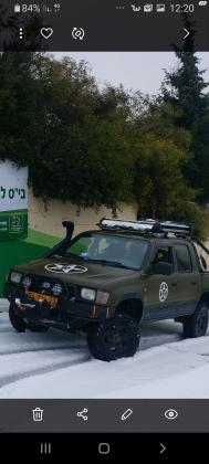 טויוטה היילקס 4X4 (2000)