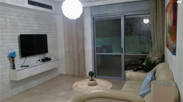 משה קהירי 11 (רמות)