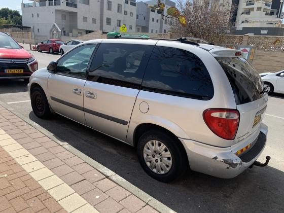 קרייזלר טאון קאנטרי (2006)