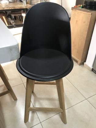 4 כיסאות בר של ZAGA