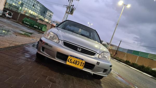 הונדה סיוויק (עד 2006) (1999)