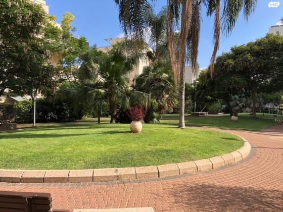 רודנסקי 10 (רמת אביב החדשה)