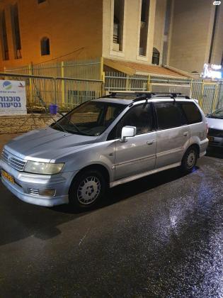 מיצובישי ספייס וואגן (2003)