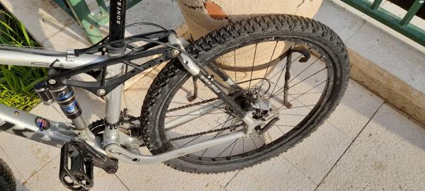 אופניים שיכוך מלא, גודל