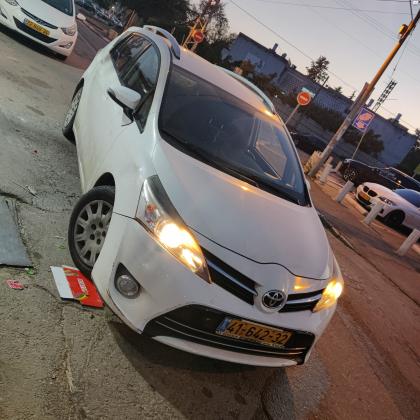 טויוטה ורסו (2015)