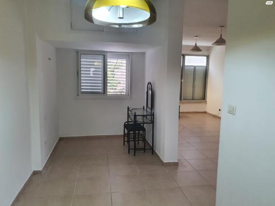 א.ד. גורדון 24 (קרית אונו הותיקה)