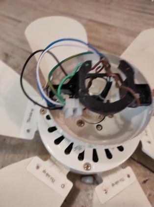 מאוורר תקרה שש כנפיים בצבע