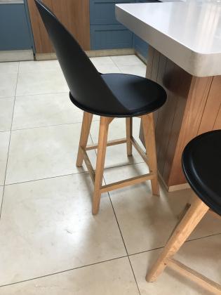 4 כיסאות בר של ZAGA