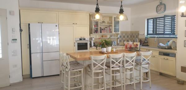 בתיה גור 3 (בר לב)