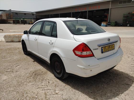 ניסאן טידה (2010)