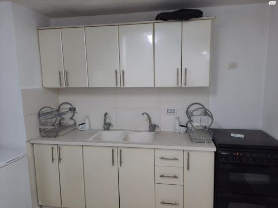 צבי הרלינג 24 (קרית הרצוג)