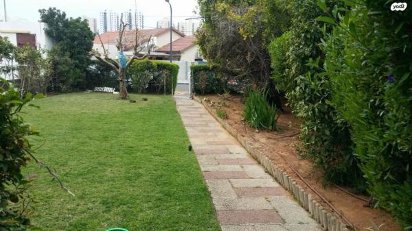 הדרור 6 (אפרידר)